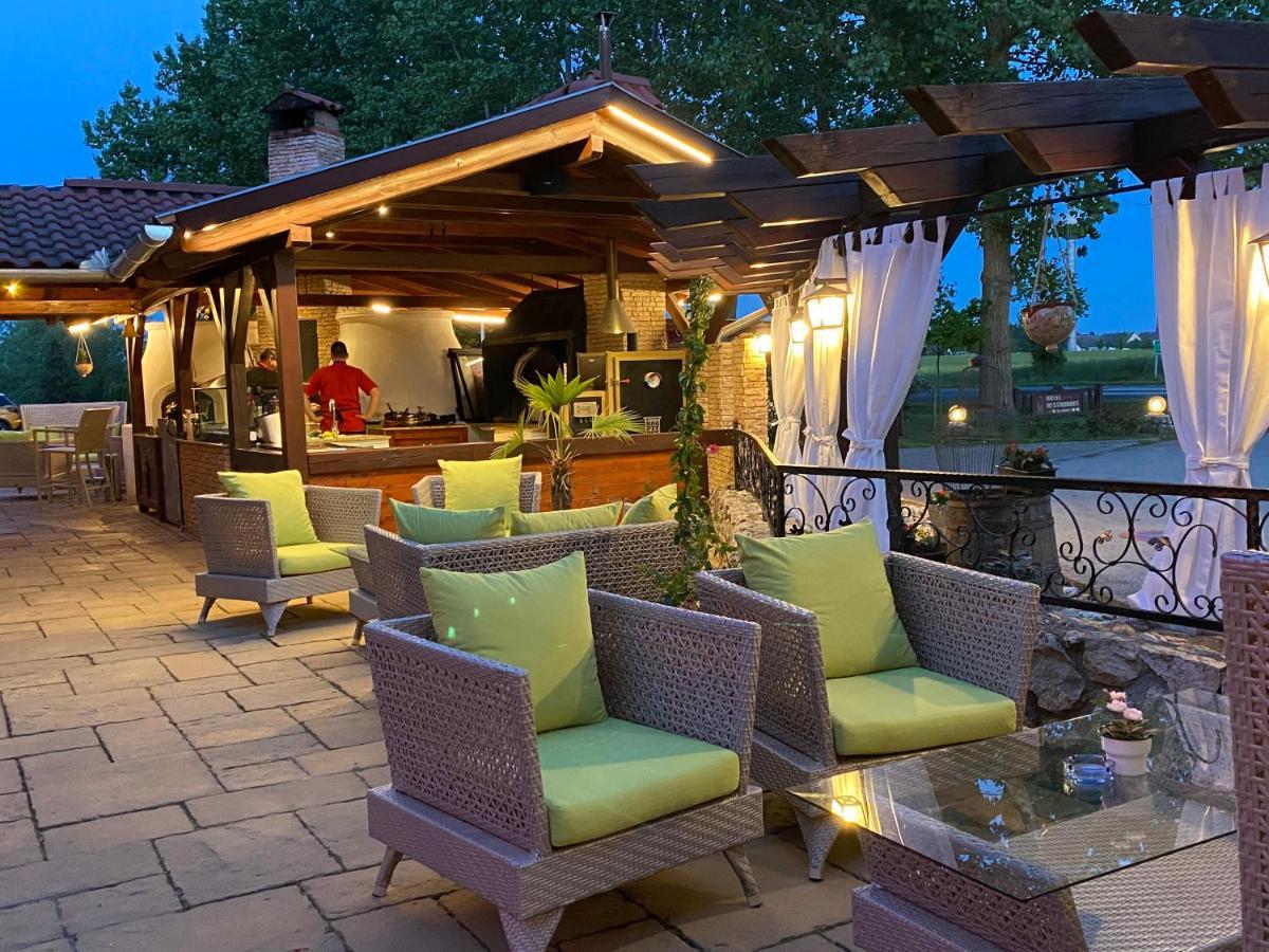 Istvan Parkhotel Es Gasztrofarm Sormás Εξωτερικό φωτογραφία