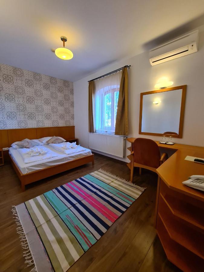 Istvan Parkhotel Es Gasztrofarm Sormás Εξωτερικό φωτογραφία