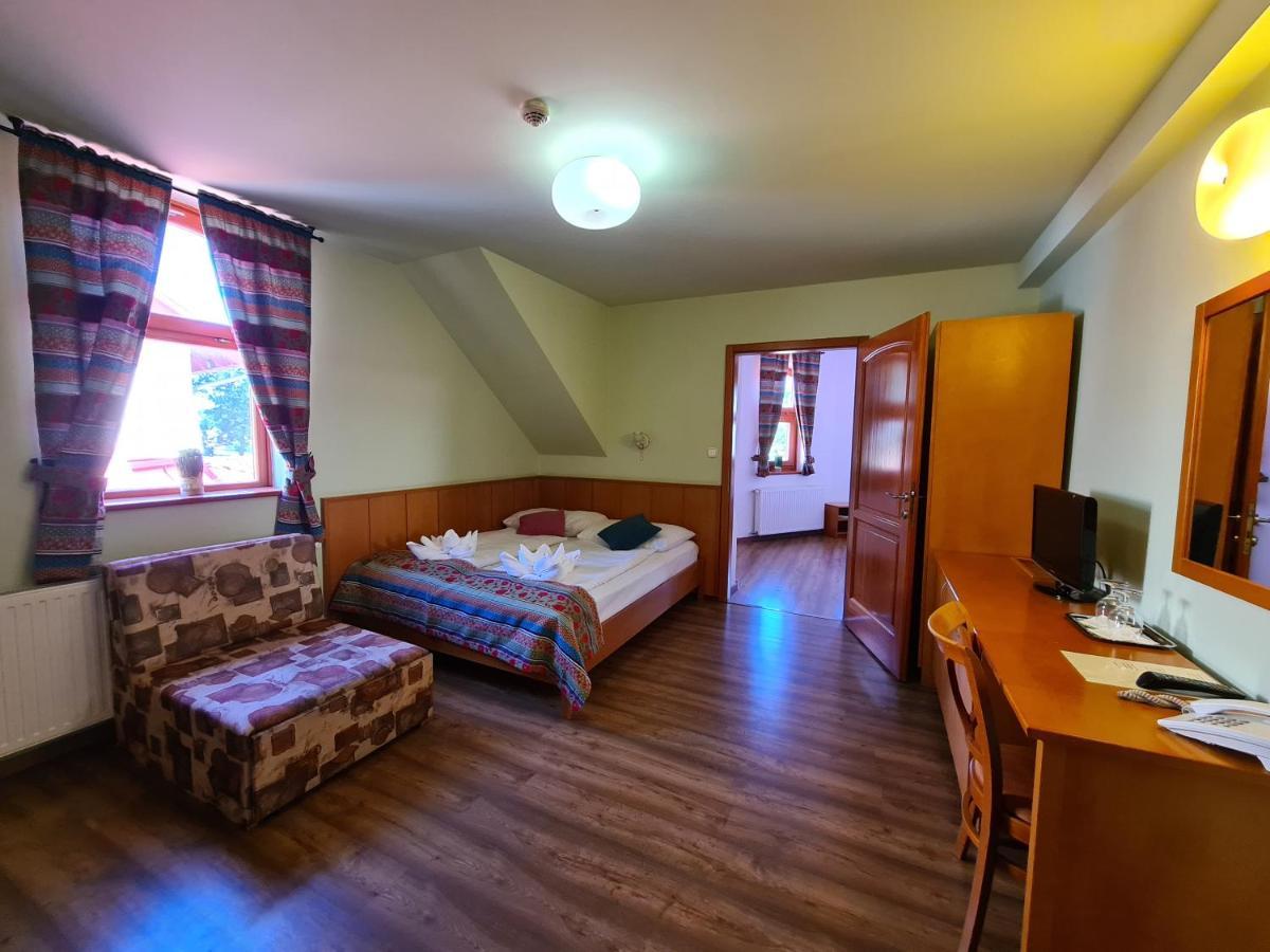 Istvan Parkhotel Es Gasztrofarm Sormás Εξωτερικό φωτογραφία